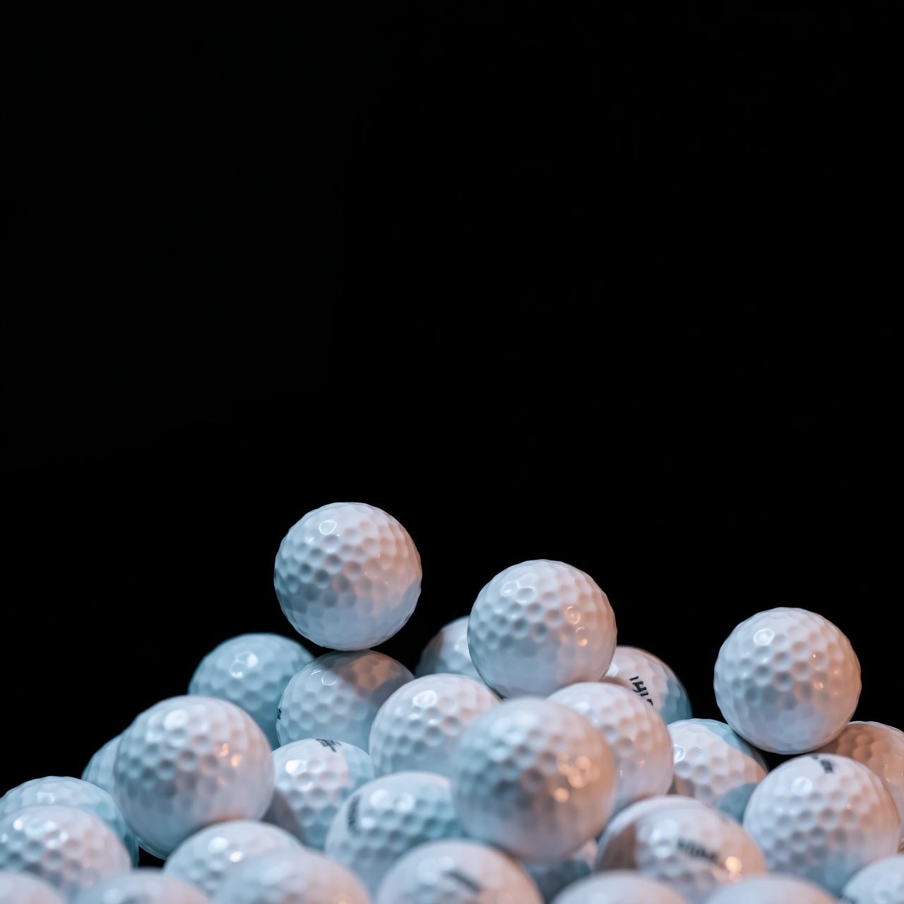 Pile of clean used golf balls for sale